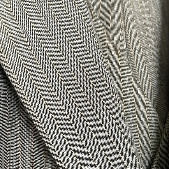Steve Harvey Striped 3 Piece Grey Suit - Picture 4 of 17